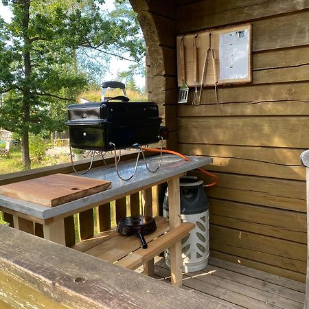 Timrad Stuga I Kanten Av Skogen Med Spa Moejlighet Mullsjo Bagian luar foto