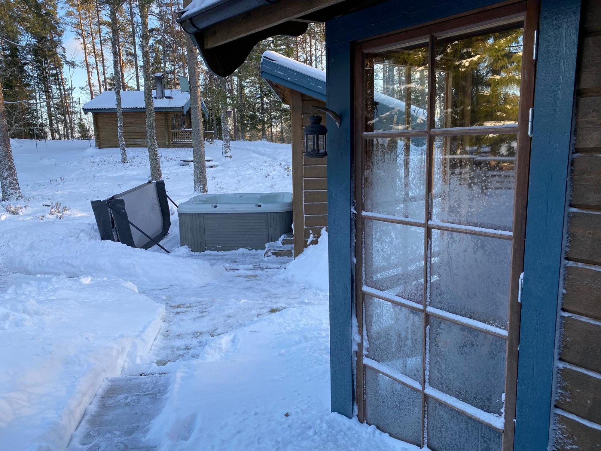 Timrad Stuga I Kanten Av Skogen Med Spa Moejlighet Mullsjo Bagian luar foto
