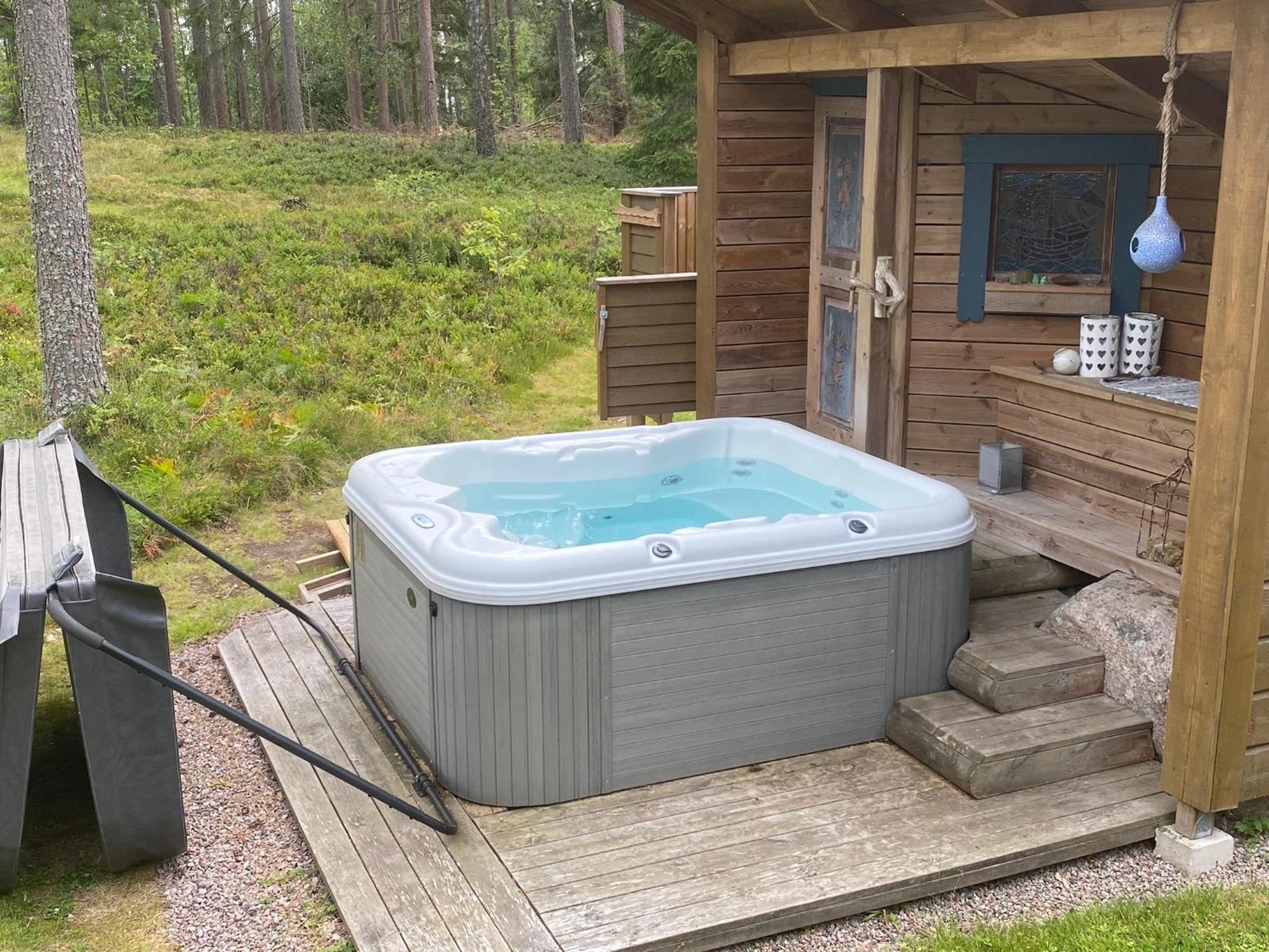 Timrad Stuga I Kanten Av Skogen Med Spa Moejlighet Mullsjo Bagian luar foto