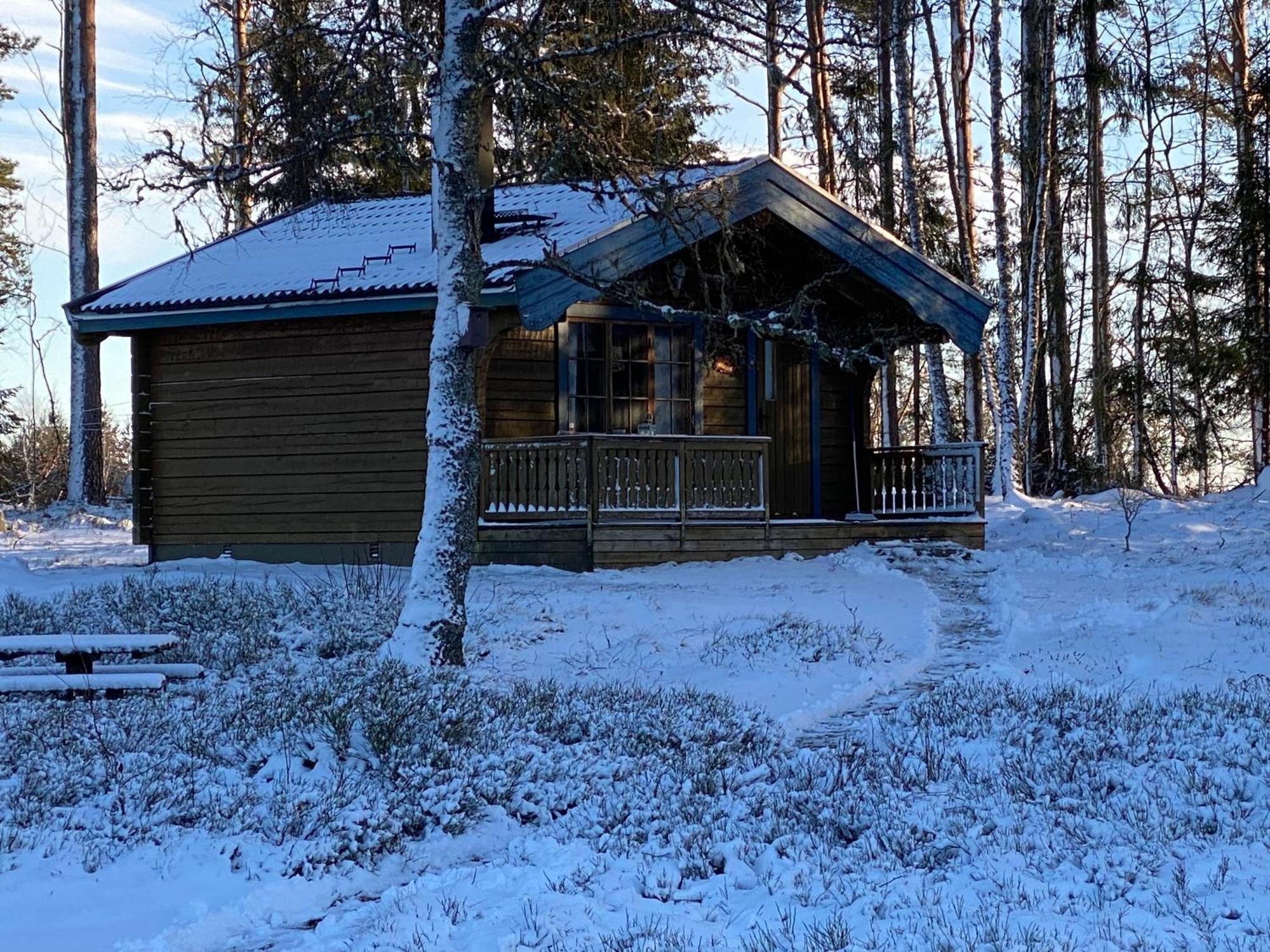 Timrad Stuga I Kanten Av Skogen Med Spa Moejlighet Mullsjo Bagian luar foto
