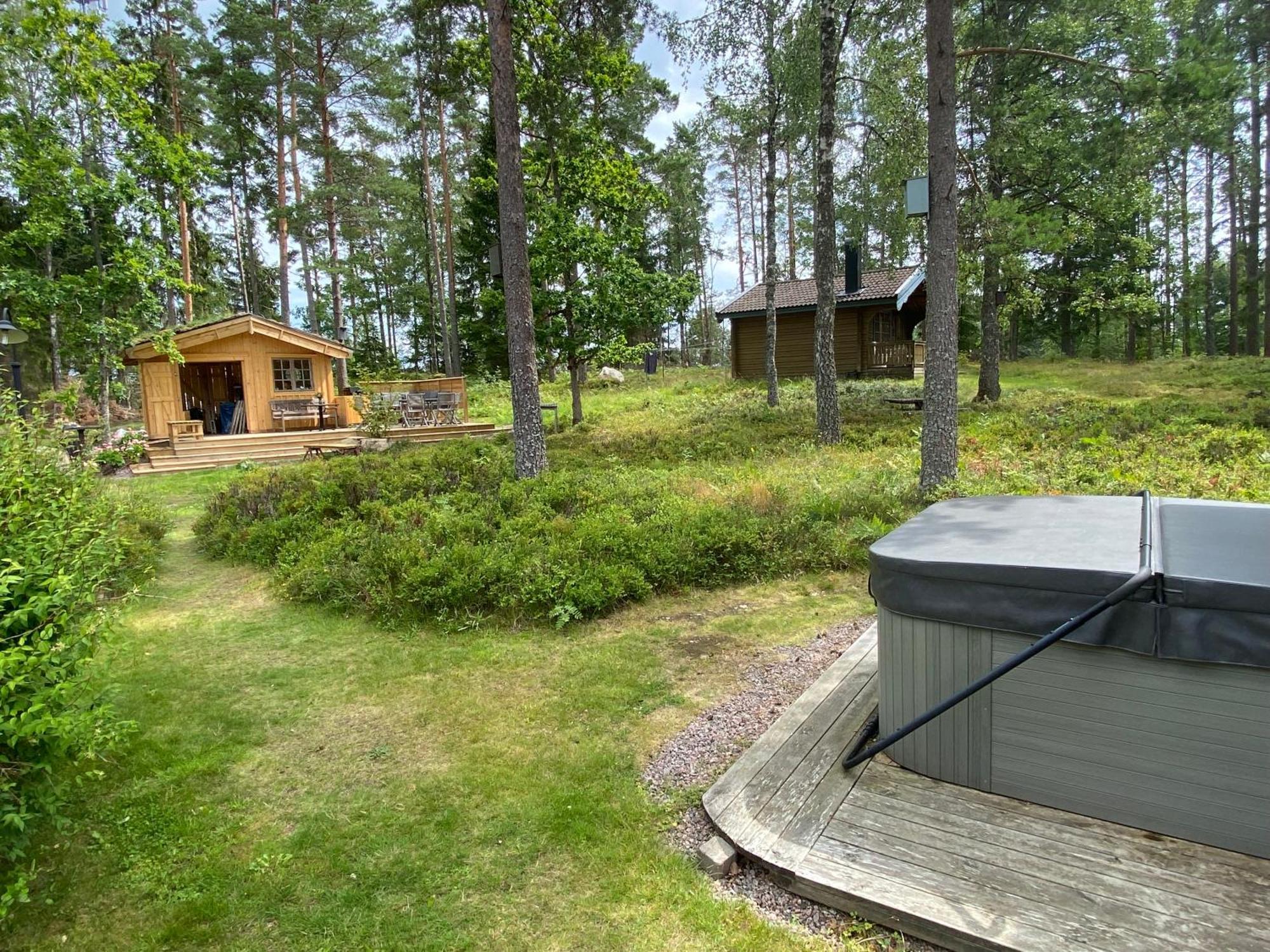 Timrad Stuga I Kanten Av Skogen Med Spa Moejlighet Mullsjo Bagian luar foto